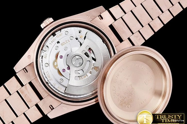 0306 RDD0208A – DayDate 40mm FlexibleFit 680